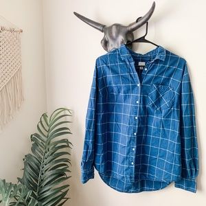 Lightweight Button-Down